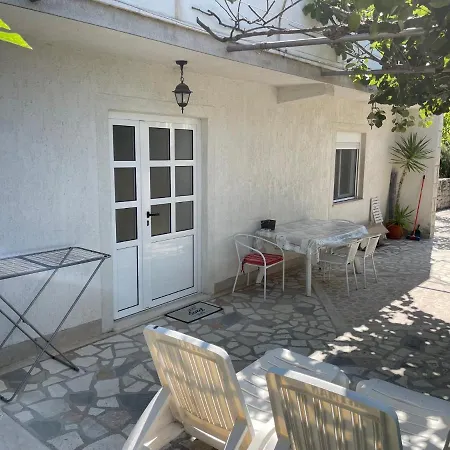 Apartment Vili Апартаменти