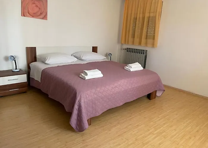 Apartment Vili * Трогір