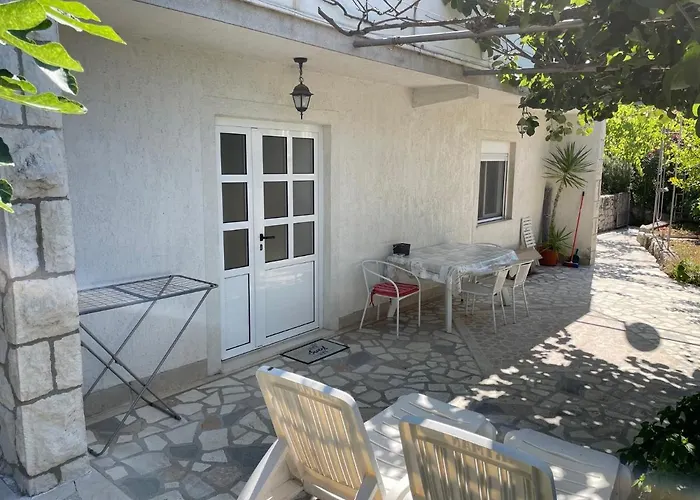 Apartment Vili Апартаменти